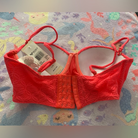 Coral crochet bikini top - Picture 2 of 2